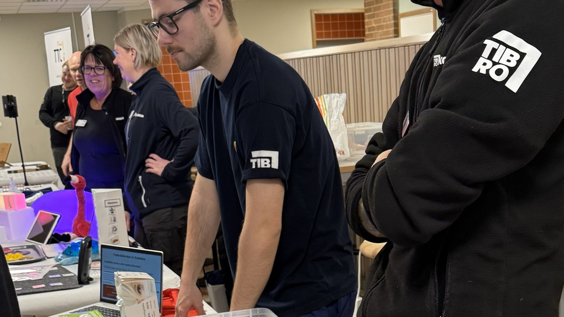 Vård och omsorg och LSS på arbetsmarknadsmässa på Fågelvikskolan