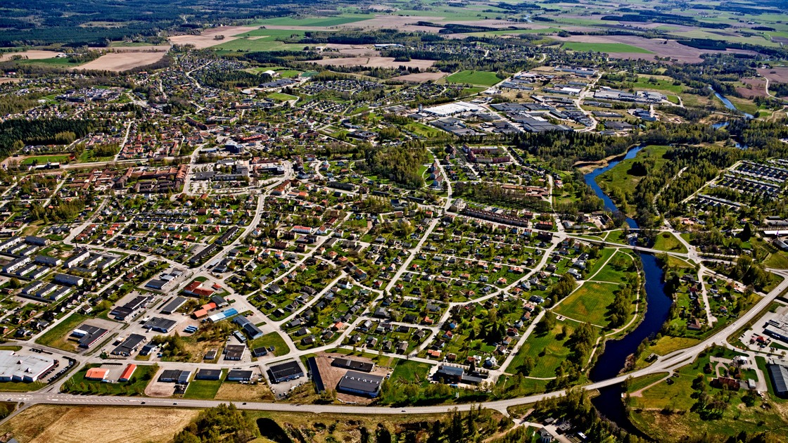 Flygfoto över Tibro tätort.