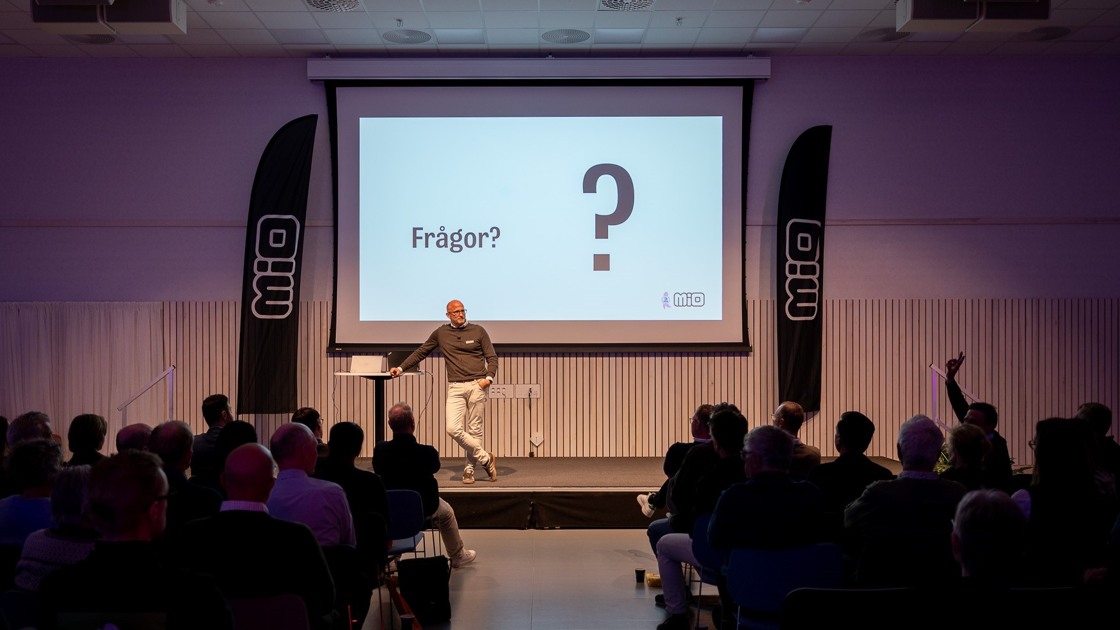 Mios VD Björn Lindblad i dialog med företagare och kommunfolk vid Näringslivsfokus den 14 april 2026.