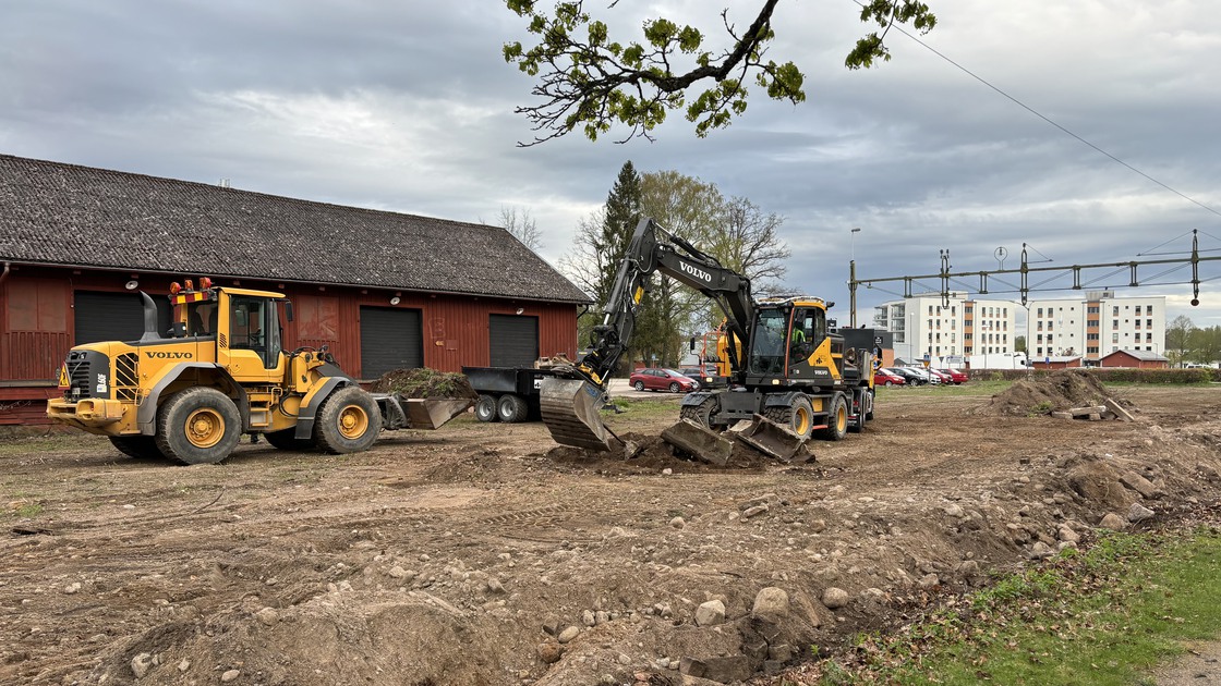 Start för det förberedande arbetet på stationsområdet i Tibro.