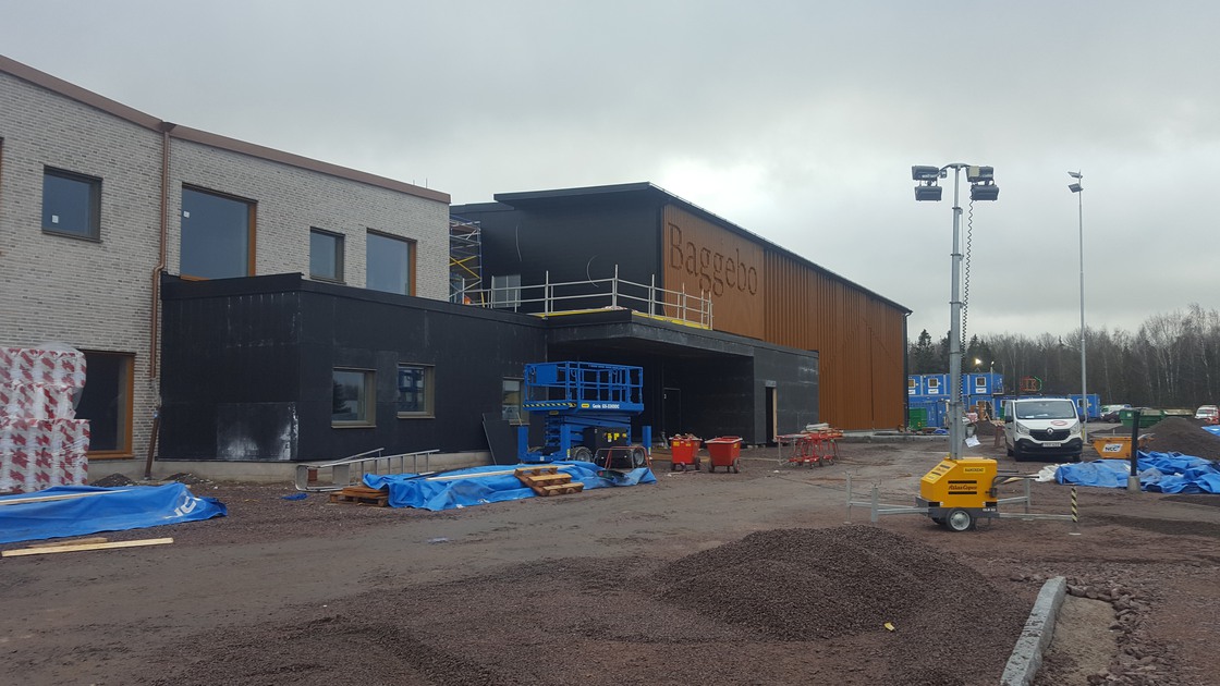 Baggeboskolans entré och idrottshall i december 2019.