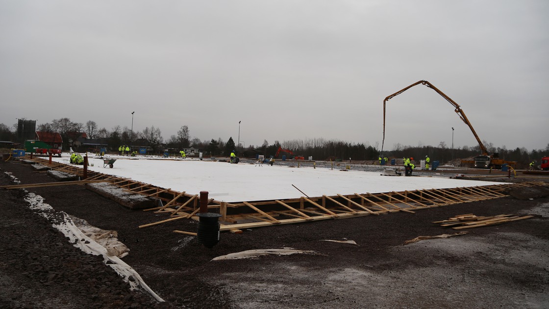 Gjutning av Baggeboskolans idrottshall den 30 november 2018.