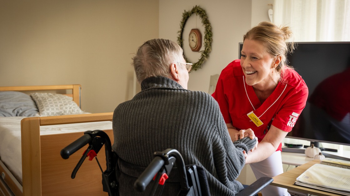 Enskild träning på äldreboende i Tibro.