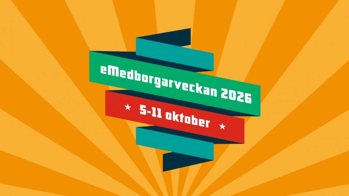 Randig bakgrund i gult och orange. Mitt i bild är en banner i blått, grönt rött. På står text "emedborgarveckan 2026 5-11 oktober".