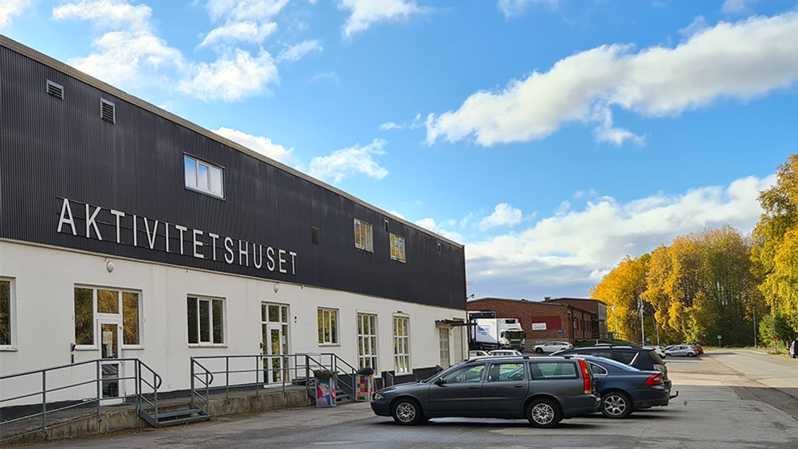 Fasad på Aktivitetshuset.