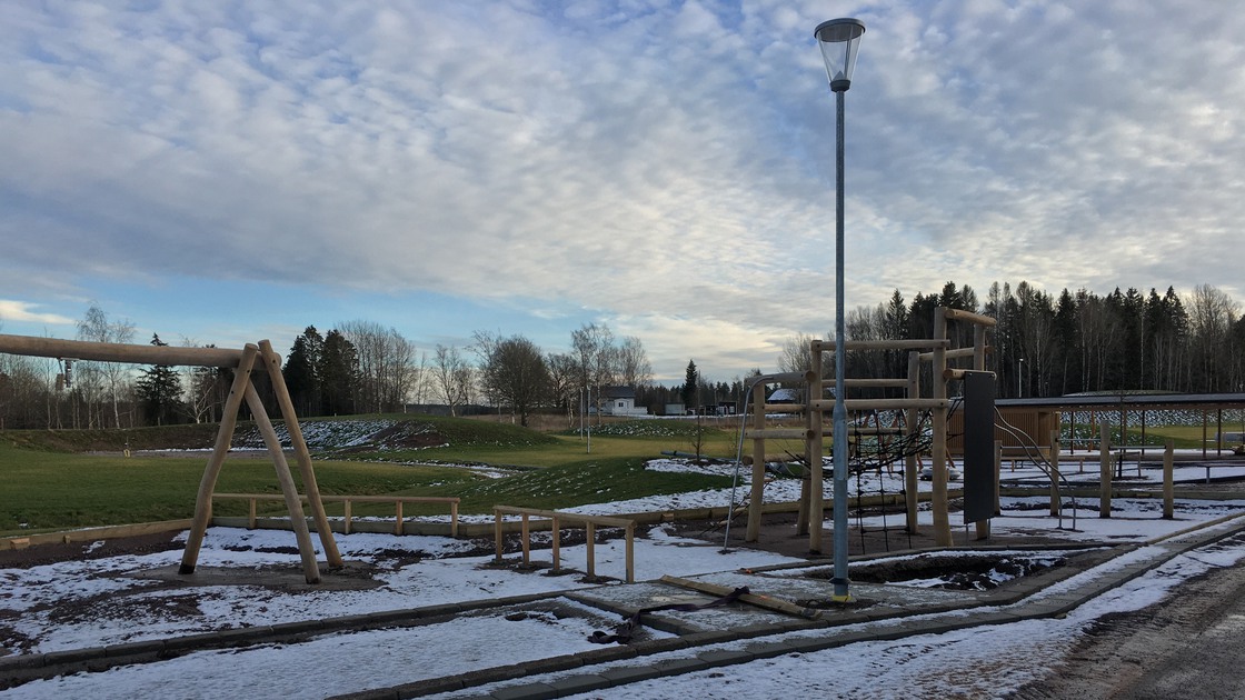 Anläggning av skolgården på Baggeboskolan i februari 2020.