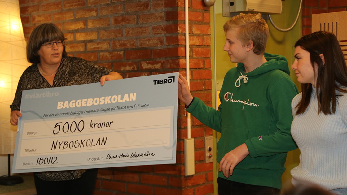 Prisutdelning av barn- och utbildningsnämndens ordförande Ann-Marie Wahlström på Nyboskolan  i januari 2018.